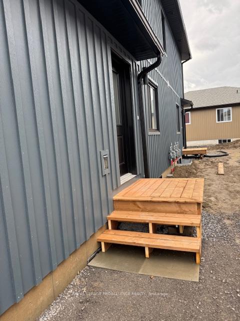 Photo 2 of Unit B, 4 Horton Court, Belleville, Belleville Ward — HOMEH