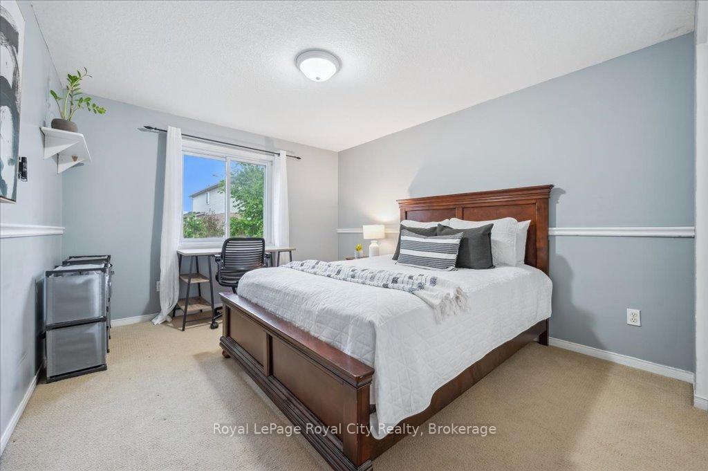 Photo 28 of 93 Doyle Drive, Guelph, Clairfields/Hanlon Business Park — HOMEH