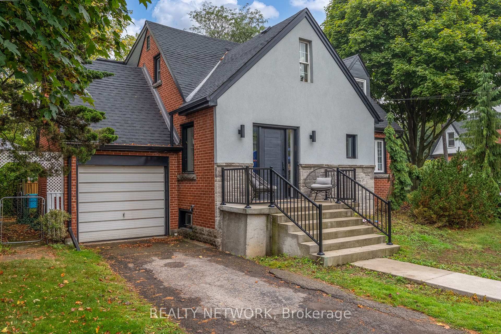 Photo 2 of 68 Mountain Park Avenue, Hamilton, Inch Park — HOMEH