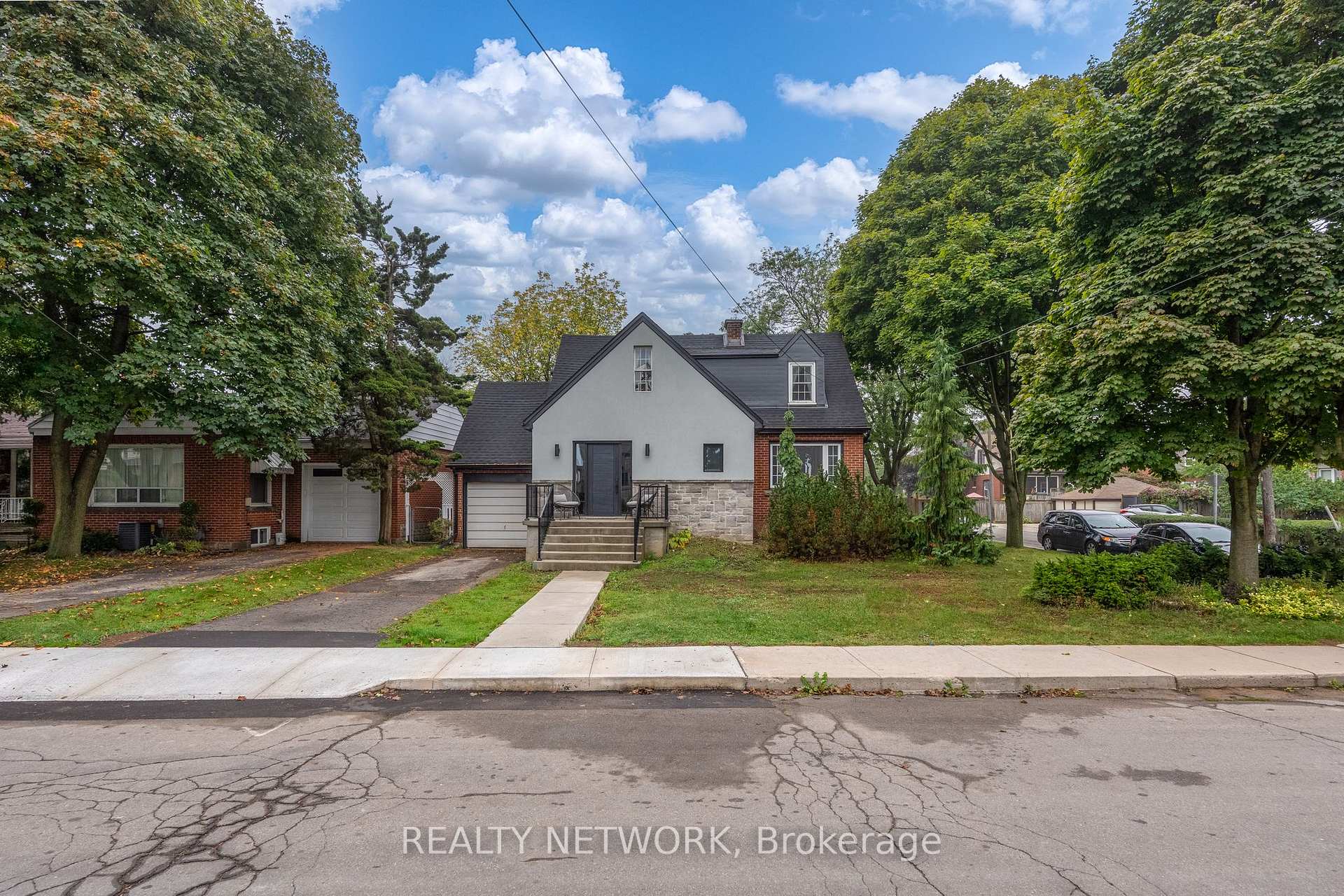 Photo 4 of 68 Mountain Park Avenue, Hamilton, Inch Park — HOMEH