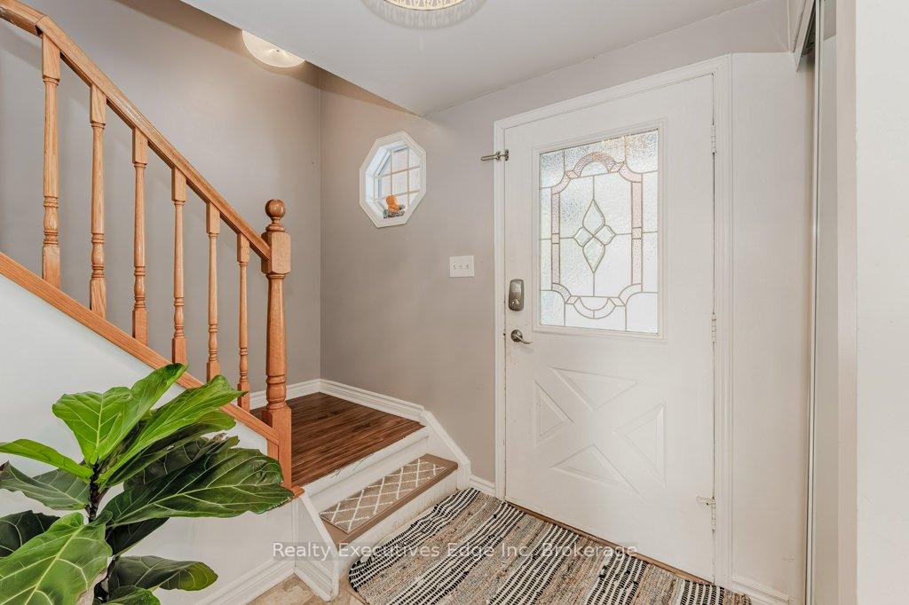 Photo 6 of 23 Sagewood Place, Guelph, Kortright West — HOMEH