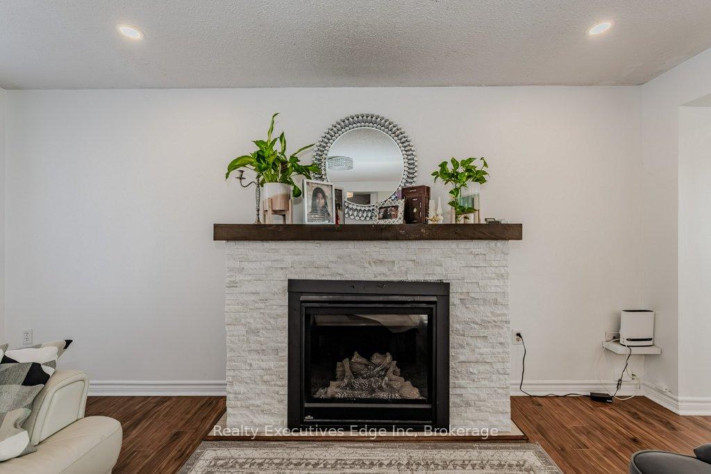 Photo 8 of 23 Sagewood Place, Guelph, Kortright West — HOMEH