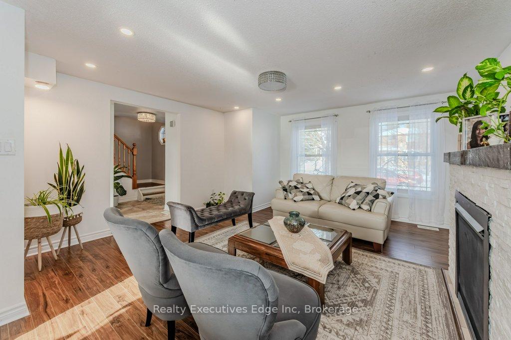 Photo 9 of 23 Sagewood Place, Guelph, Kortright West — HOMEH