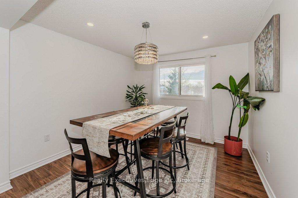 Photo 11 of 23 Sagewood Place, Guelph, Kortright West — HOMEH