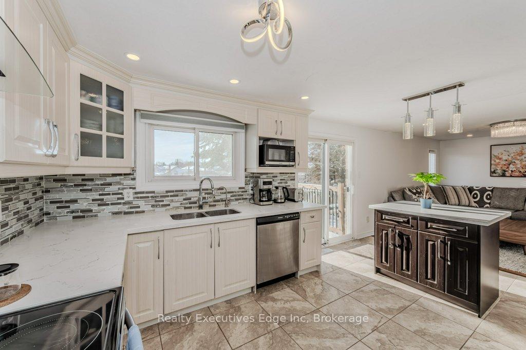 Photo 12 of 23 Sagewood Place, Guelph, Kortright West — HOMEH