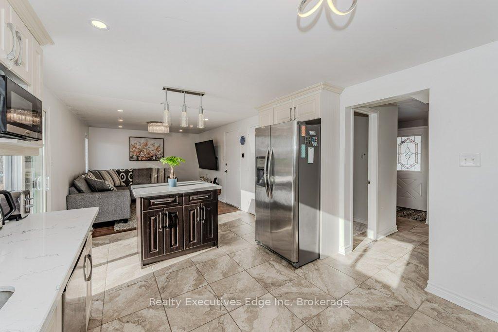 Photo 15 of 23 Sagewood Place, Guelph, Kortright West — HOMEH