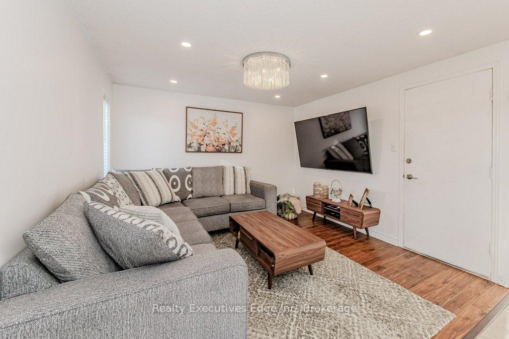 Photo 16 of 23 Sagewood Place, Guelph, Kortright West — HOMEH