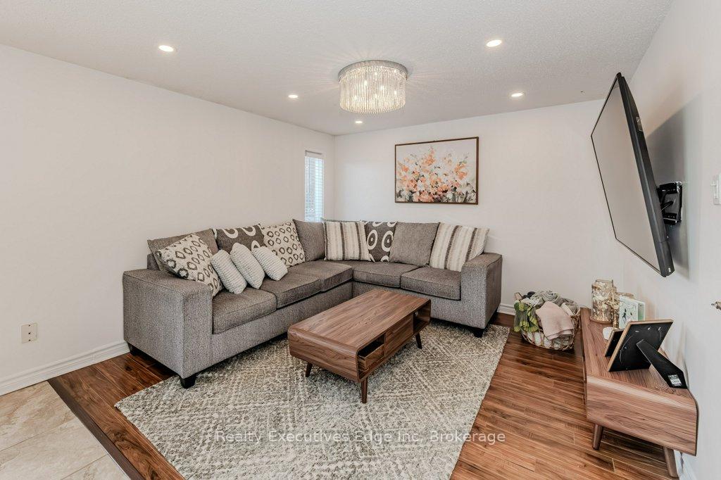 Photo 17 of 23 Sagewood Place, Guelph, Kortright West — HOMEH