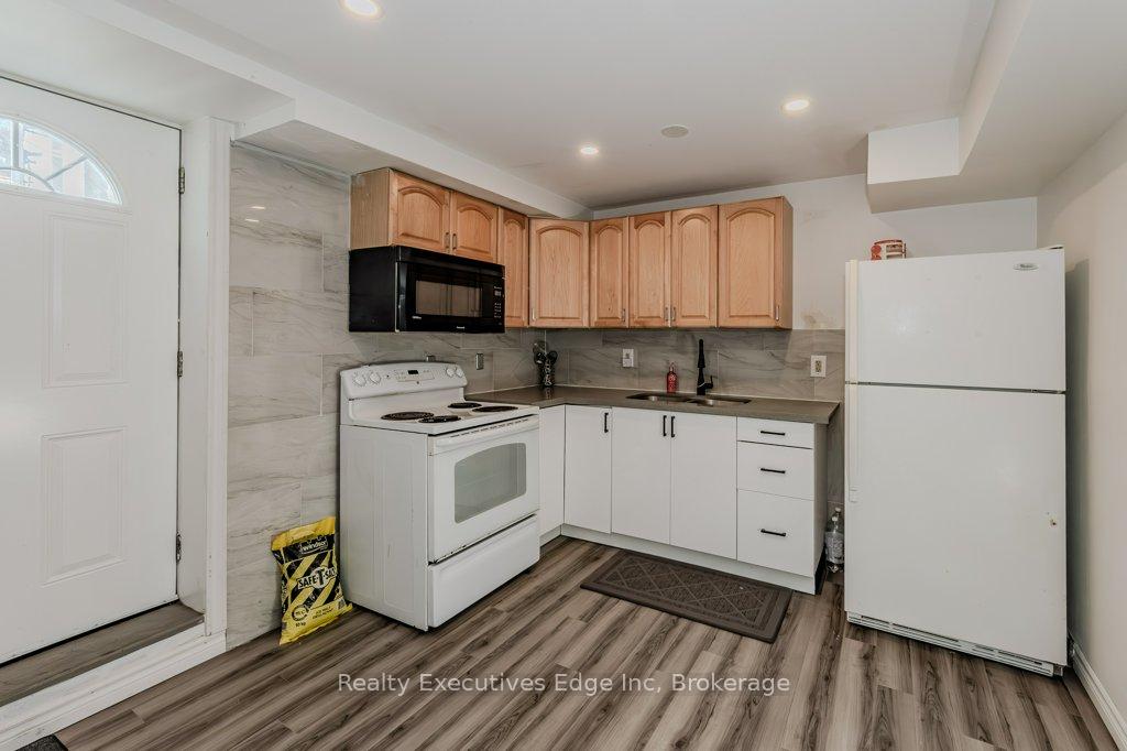 Photo 32 of 23 Sagewood Place, Guelph, Kortright West — HOMEH