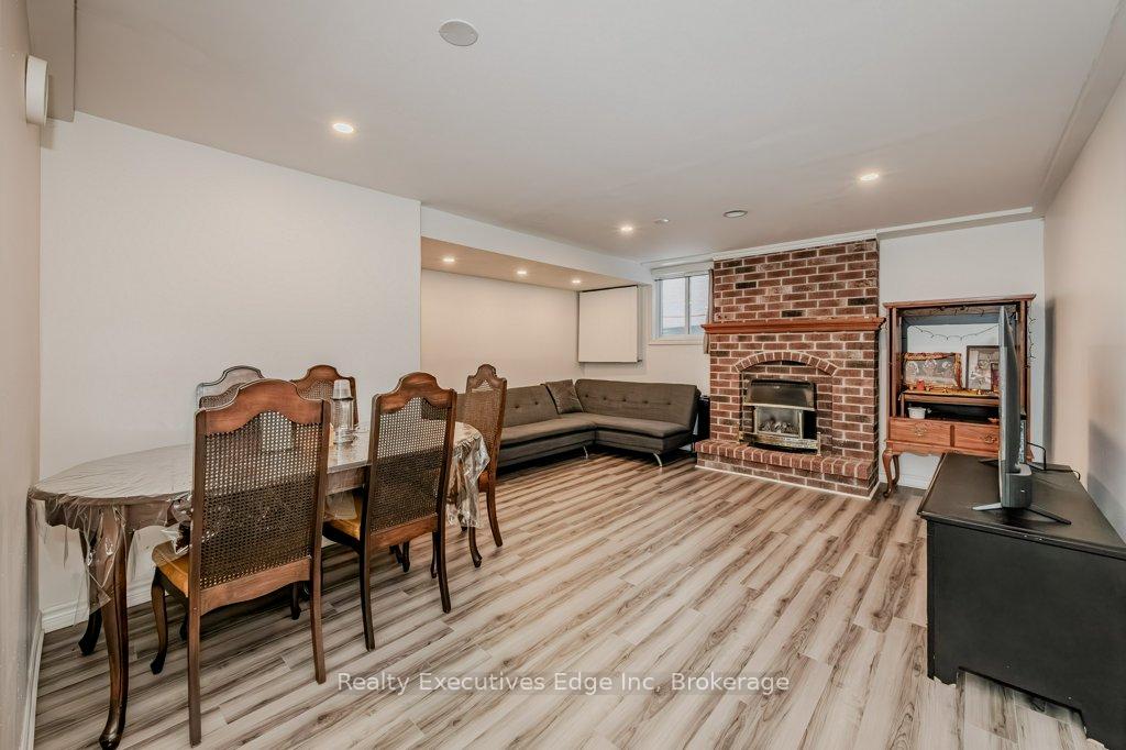 Photo 33 of 23 Sagewood Place, Guelph, Kortright West — HOMEH