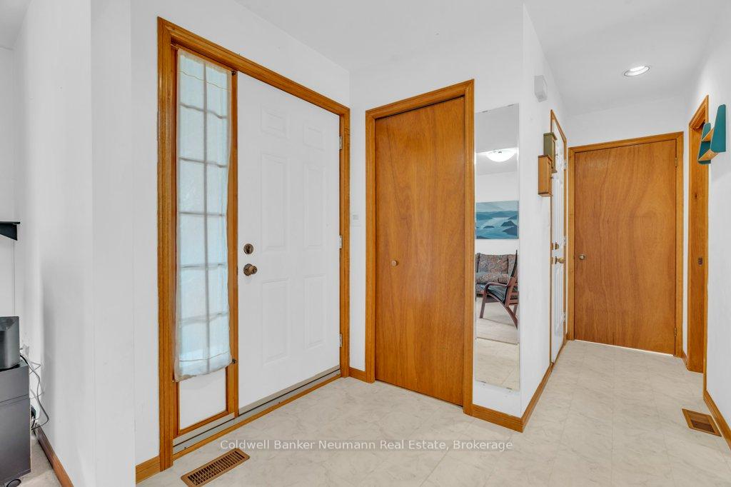 Photo 5 of 27 Celia Crescent, Guelph, Dovercliffe Park/Old University — HOMEH
