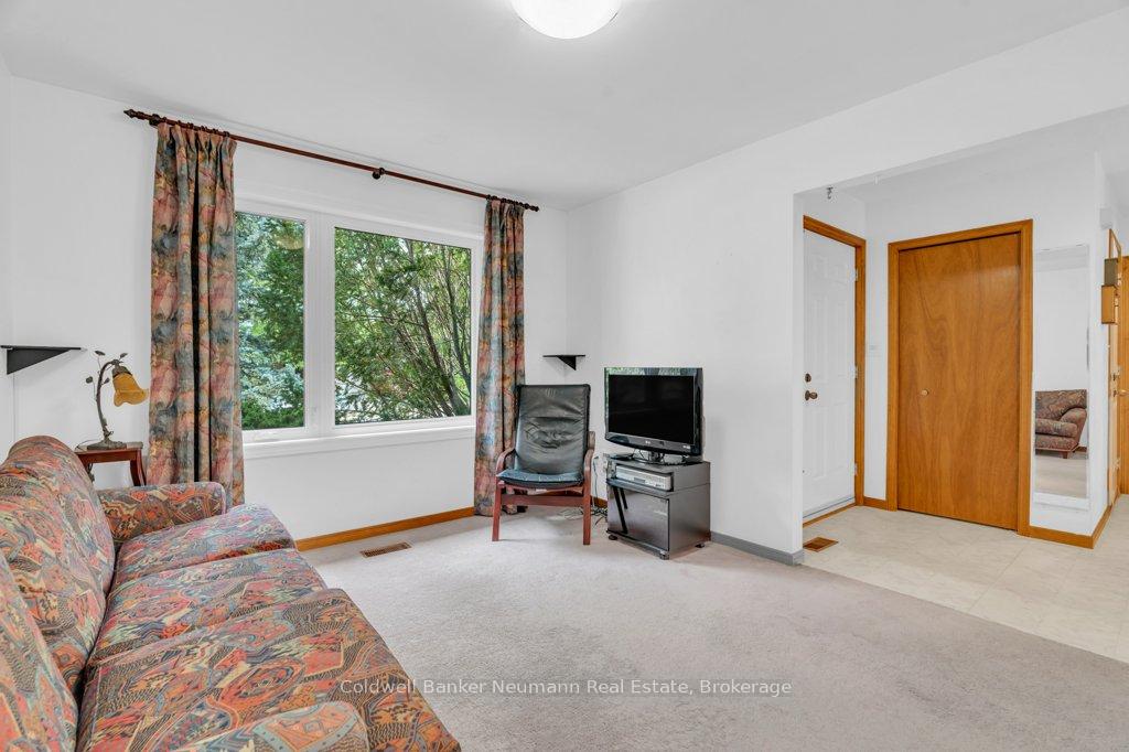 Photo 6 of 27 Celia Crescent, Guelph, Dovercliffe Park/Old University — HOMEH