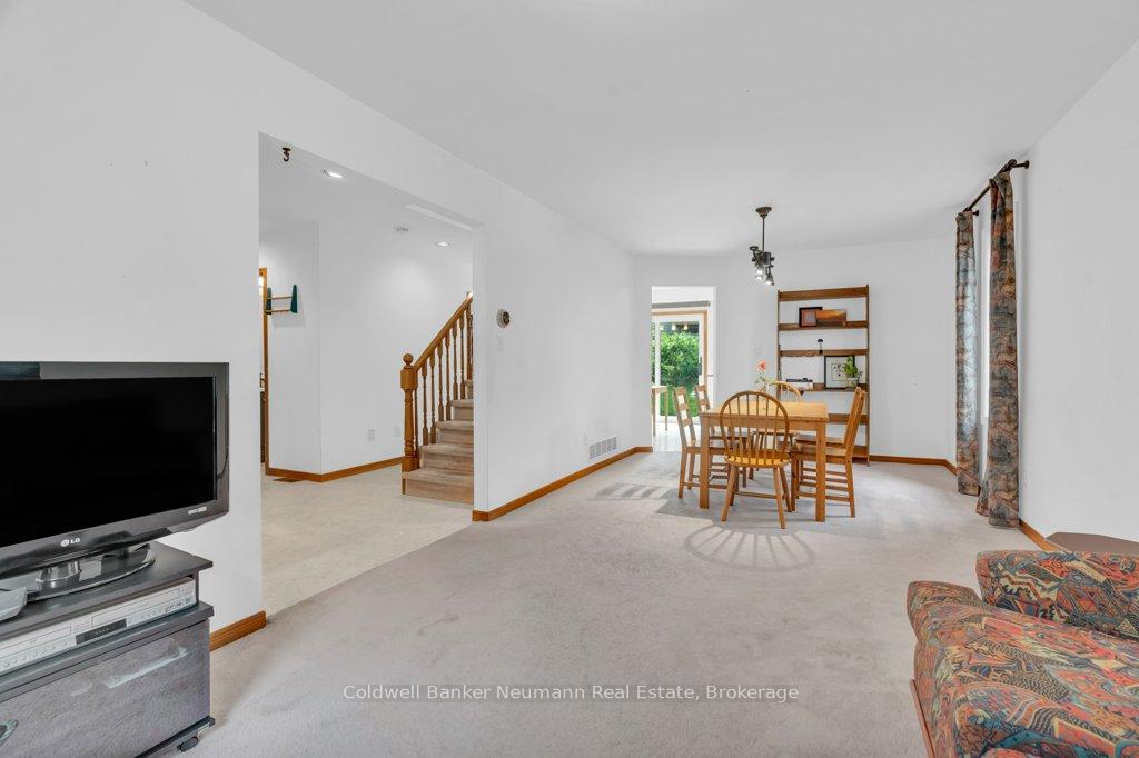 Photo 7 of 27 Celia Crescent, Guelph, Dovercliffe Park/Old University — HOMEH