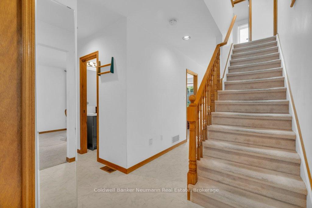 Photo 9 of 27 Celia Crescent, Guelph, Dovercliffe Park/Old University — HOMEH