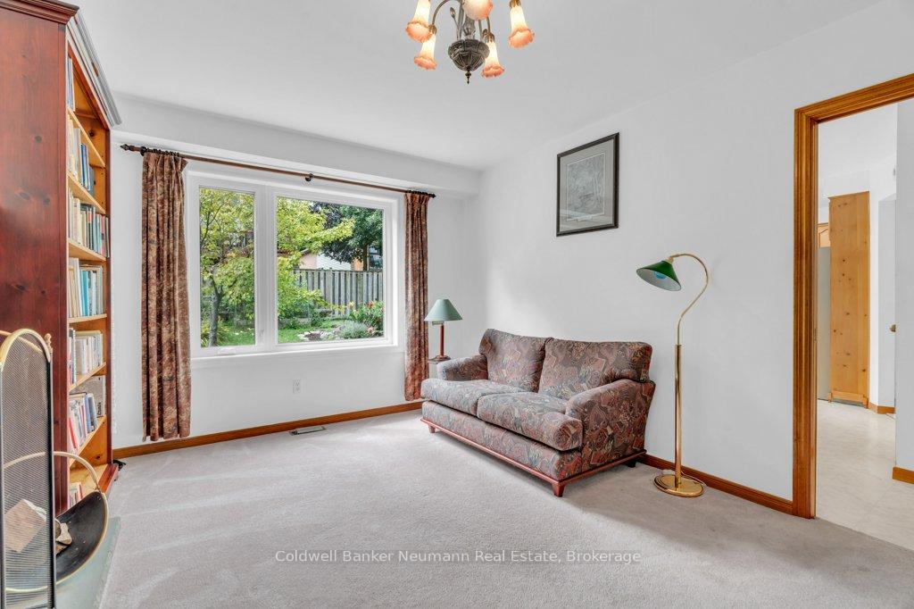Photo 11 of 27 Celia Crescent, Guelph, Dovercliffe Park/Old University — HOMEH