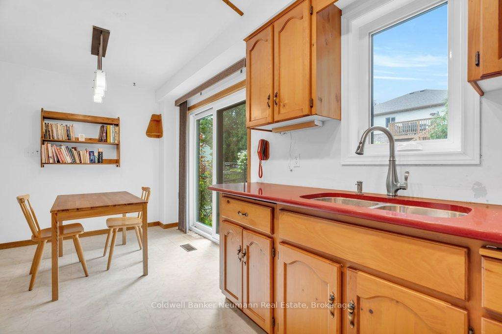 Photo 17 of 27 Celia Crescent, Guelph, Dovercliffe Park/Old University — HOMEH