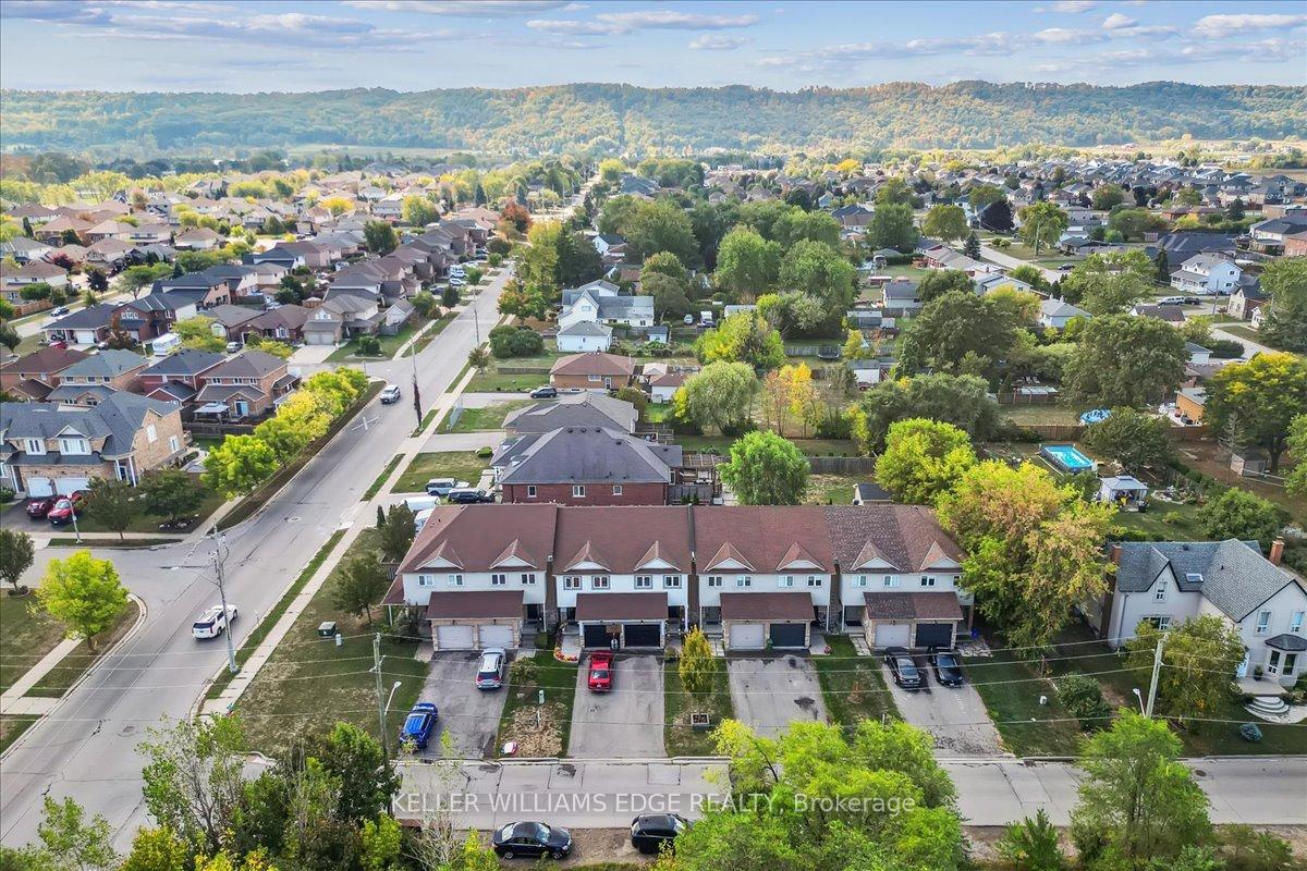 Photo 4 of 35 Pettit Street, Hamilton, Winona — HOMEH
