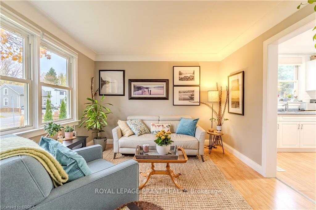 Photo 3 of 49 Kelly Street, Hamilton, Waterdown — HOMEH