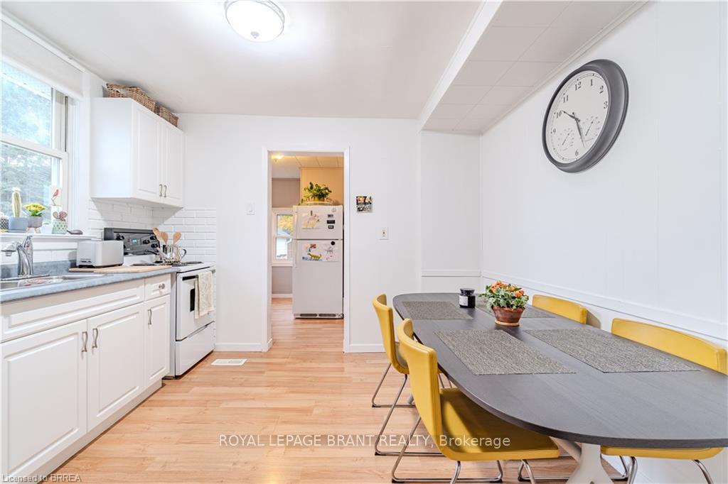 Photo 11 of 49 Kelly Street, Hamilton, Waterdown — HOMEH