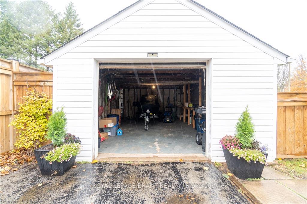 Photo 20 of 49 Kelly Street, Hamilton, Waterdown — HOMEH
