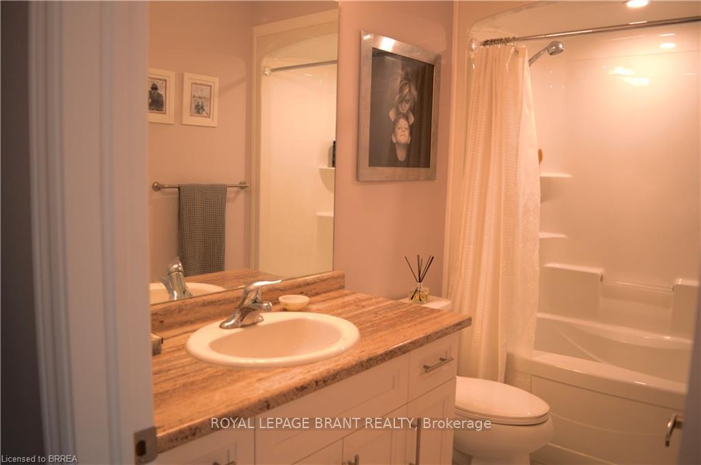 Photo 10 of Unit 9, 30 Balmoral Street, Brant, Paris — HOMEH