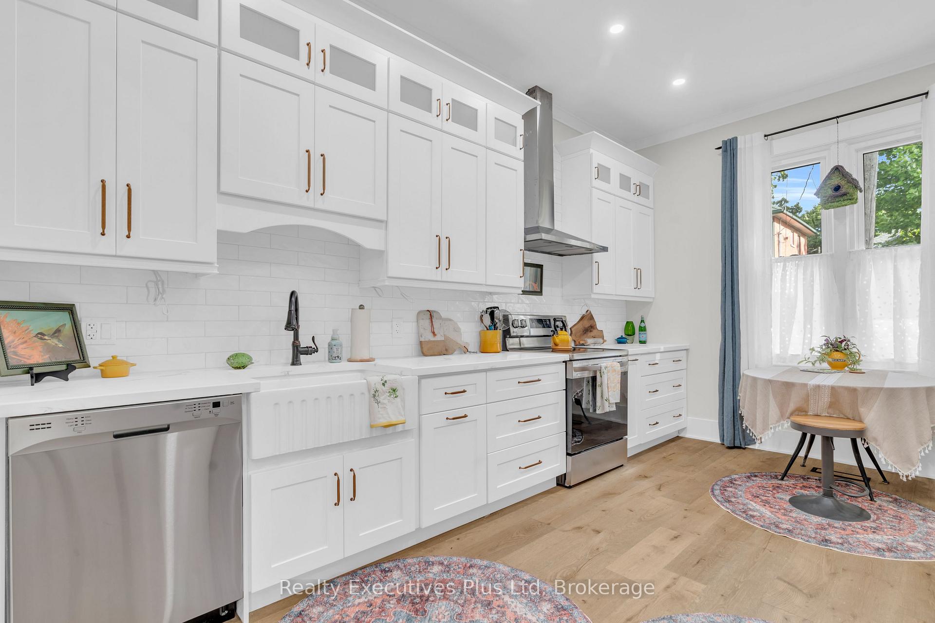 Photo 14 of 61 Hearn Avenue, Guelph, Junction/Onward Willow — HOMEH