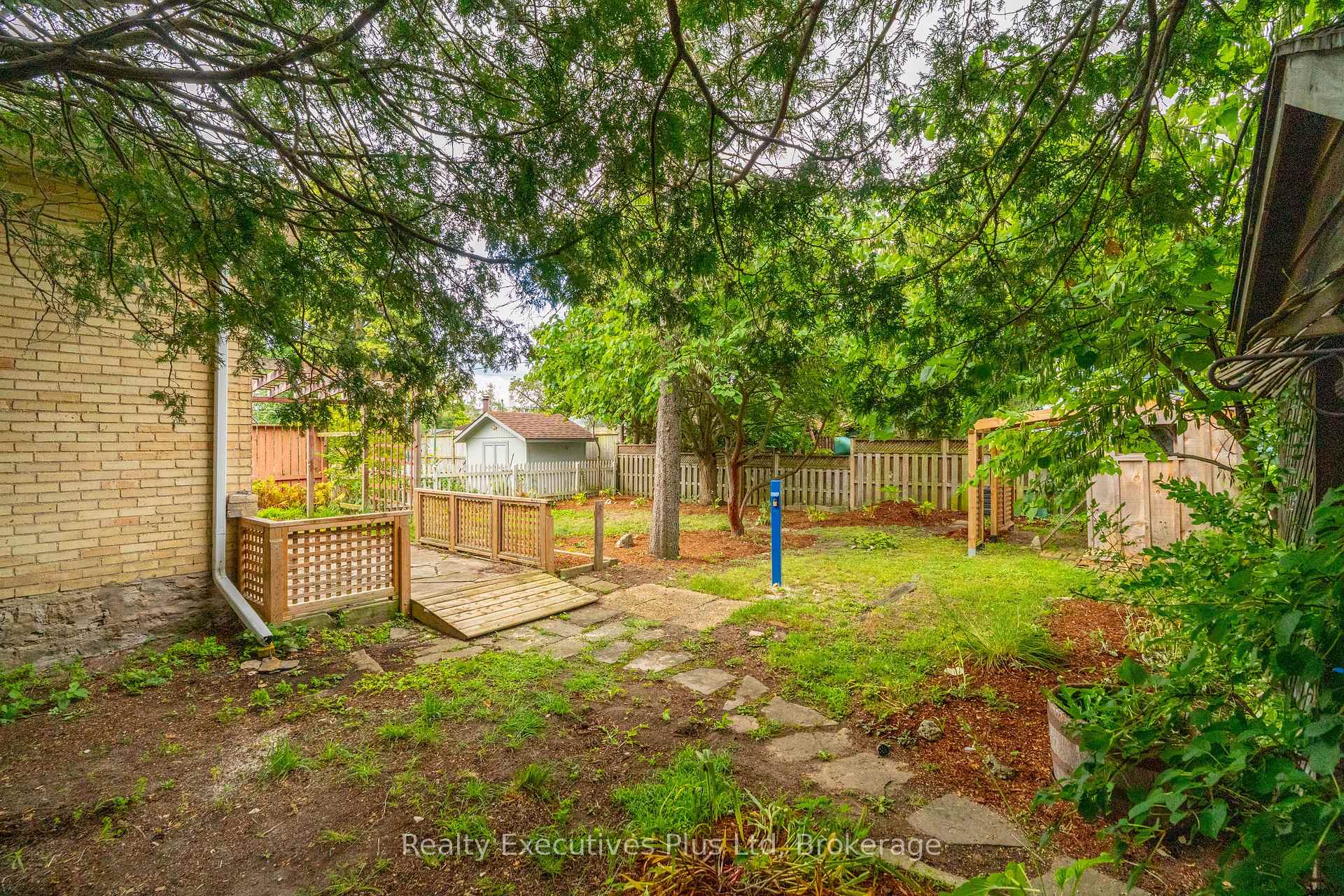 Photo 36 of 61 Hearn Avenue, Guelph, Junction/Onward Willow — HOMEH