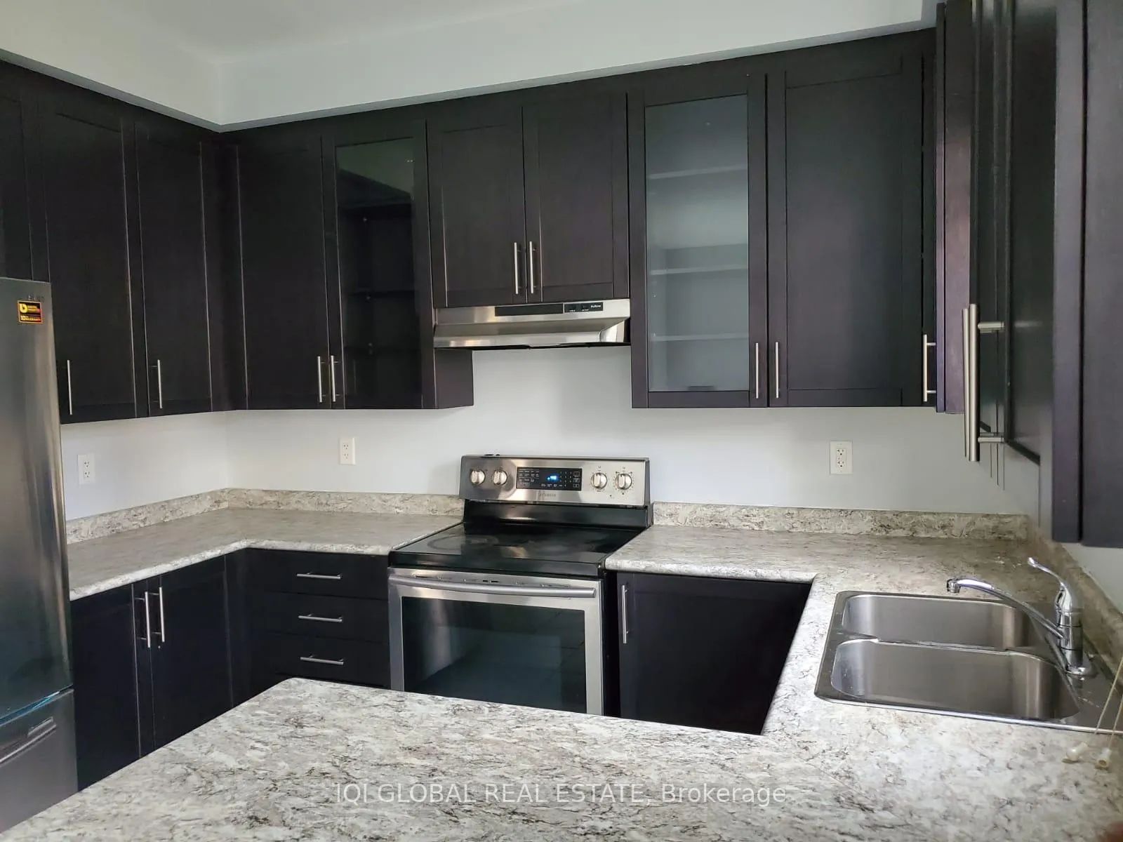 Photo 4 of 13 Taurus Road, Brampton, Northwest Brampton — HOMEH