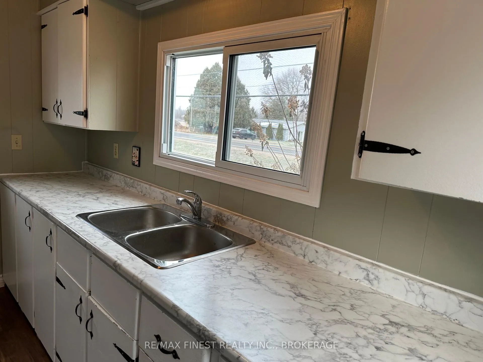 Photo 5 of 4425 Front Street, Frontenac, Frontenac South — HOMEH