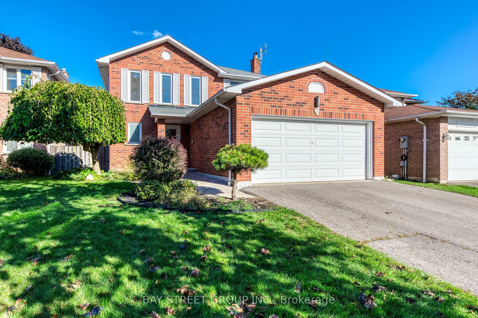 Photo 1 of 7 Empson Court, Ajax, South West — HOMEH