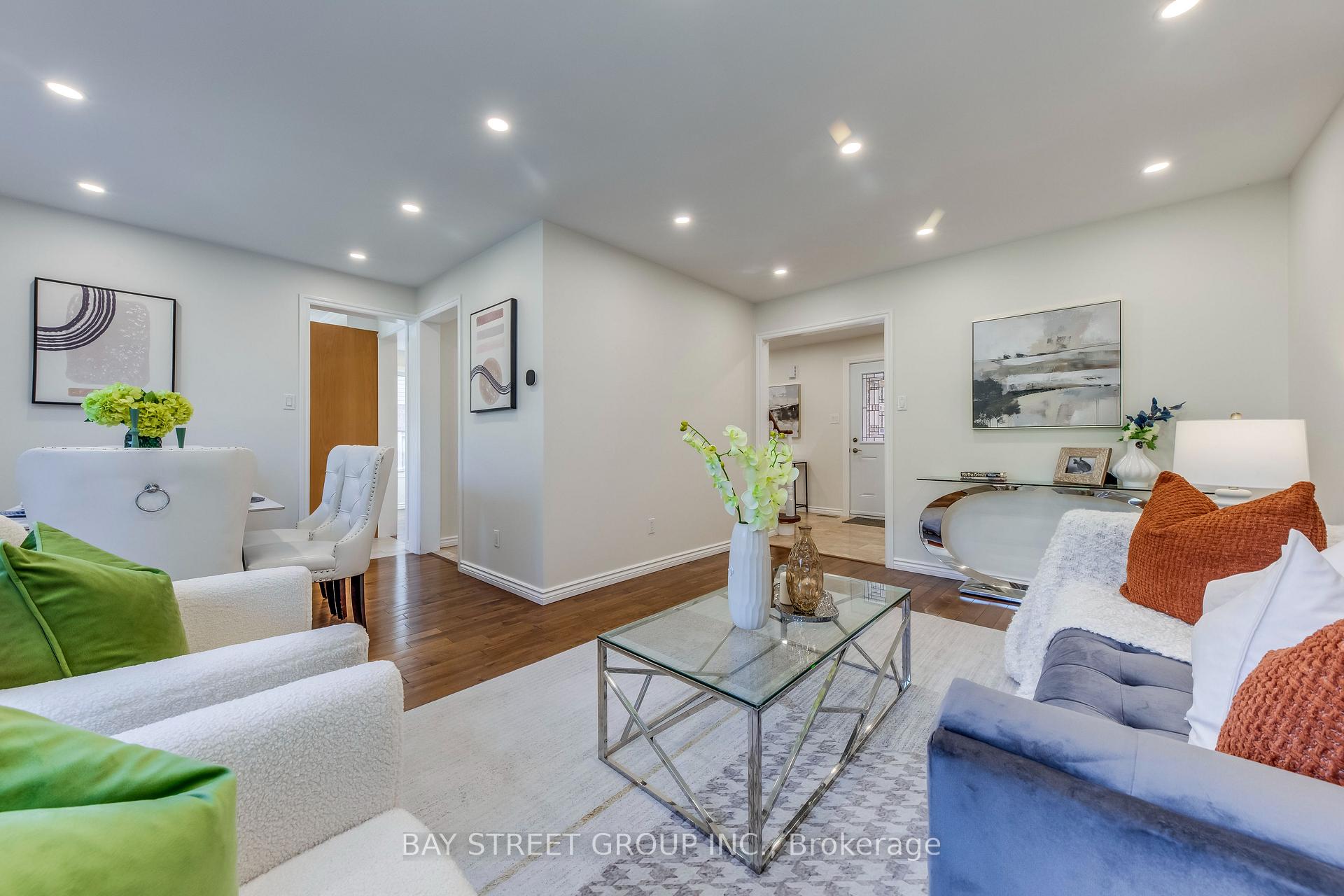 Photo 8 of 7 Empson Court, Ajax, South West — HOMEH
