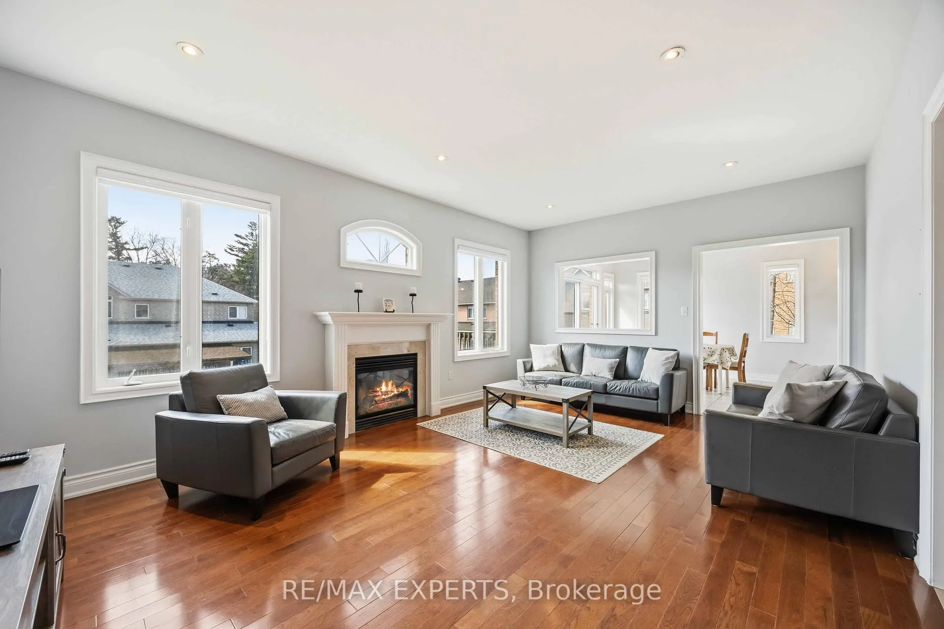 Photo 8 of 135 Pieta Place, Vaughan, Vellore Village — HOMEH