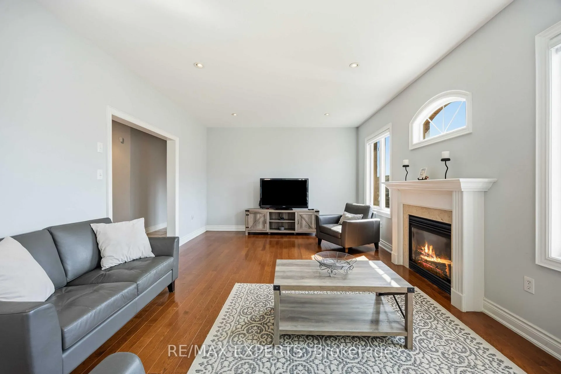 Photo 14 of 135 Pieta Place, Vaughan, Vellore Village — HOMEH