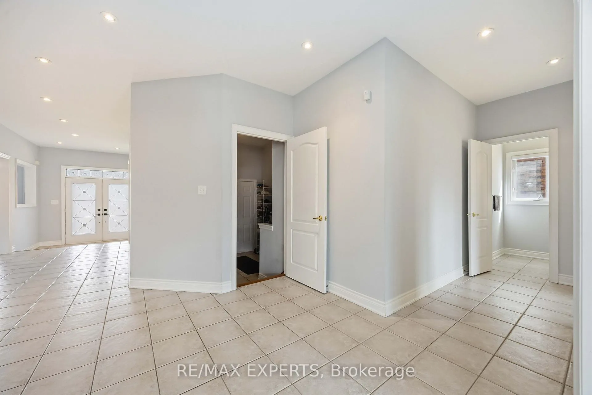 Photo 16 of 135 Pieta Place, Vaughan, Vellore Village — HOMEH
