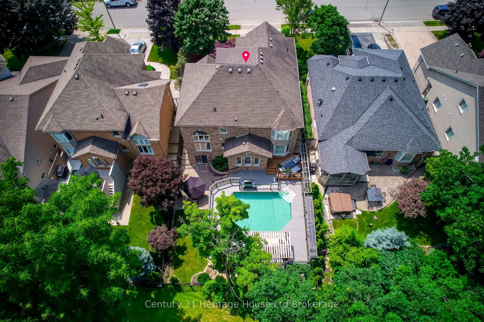 Photo 3 of 16 Sweetman Drive, Hamilton, Dundas — HOMEH