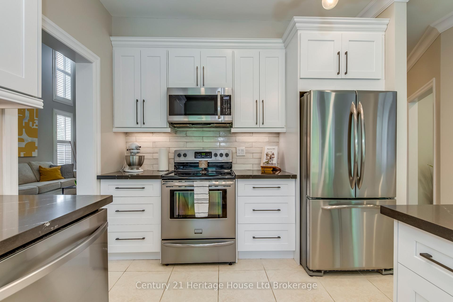 Photo 17 of 16 Sweetman Drive, Hamilton, Dundas — HOMEH