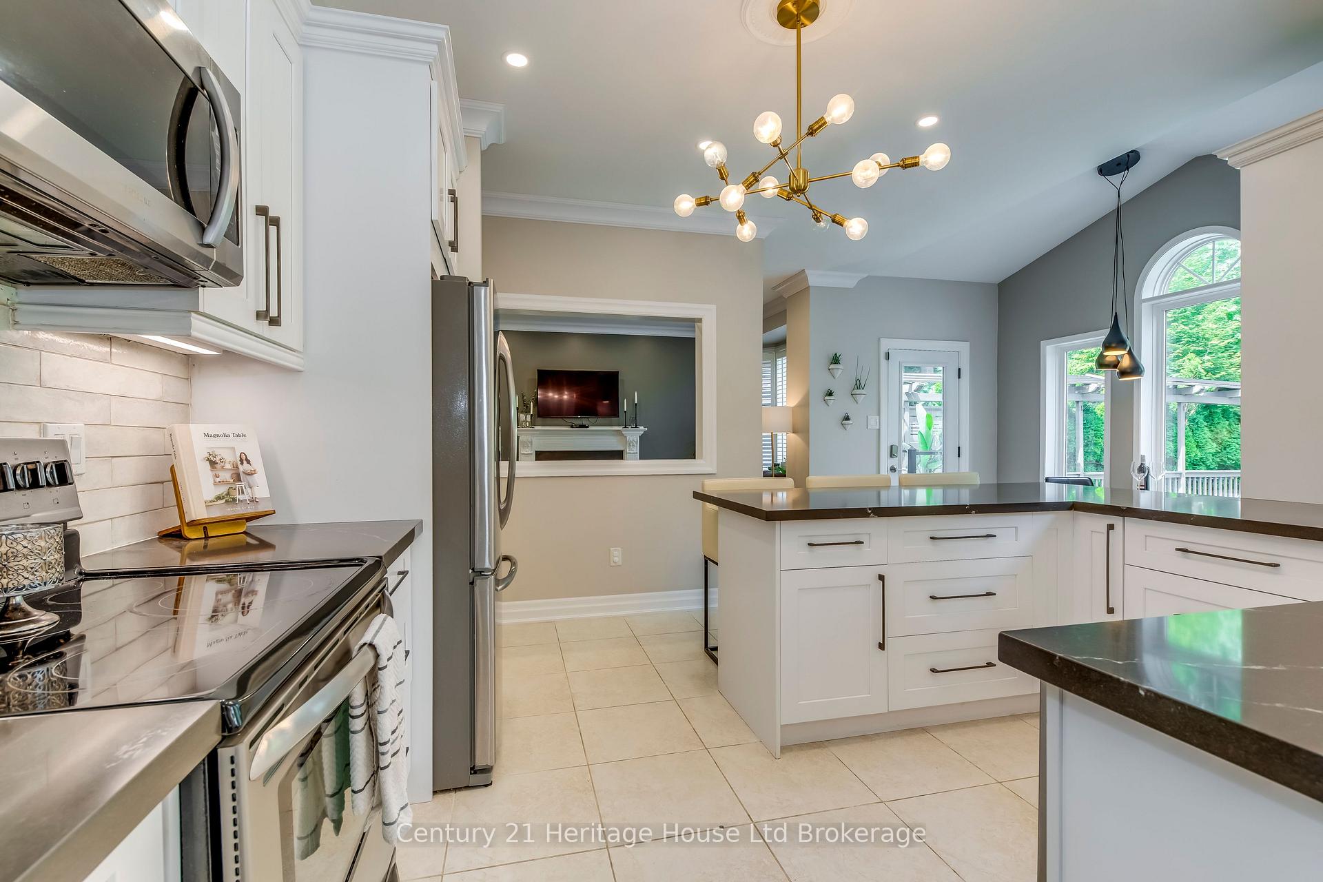 Photo 18 of 16 Sweetman Drive, Hamilton, Dundas — HOMEH