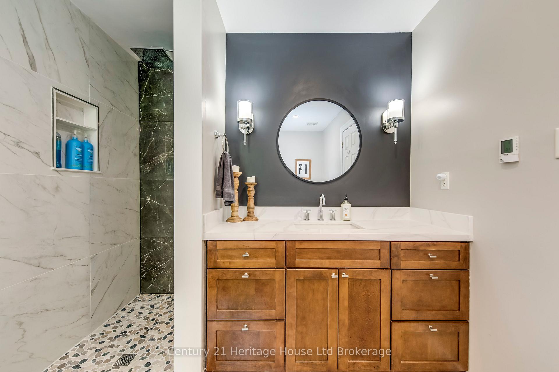Photo 24 of 16 Sweetman Drive, Hamilton, Dundas — HOMEH