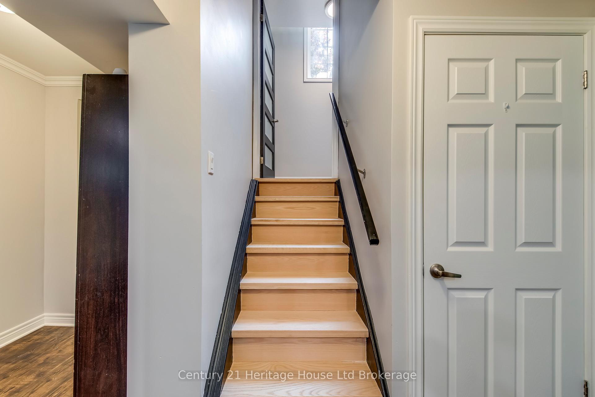 Photo 29 of 16 Sweetman Drive, Hamilton, Dundas — HOMEH