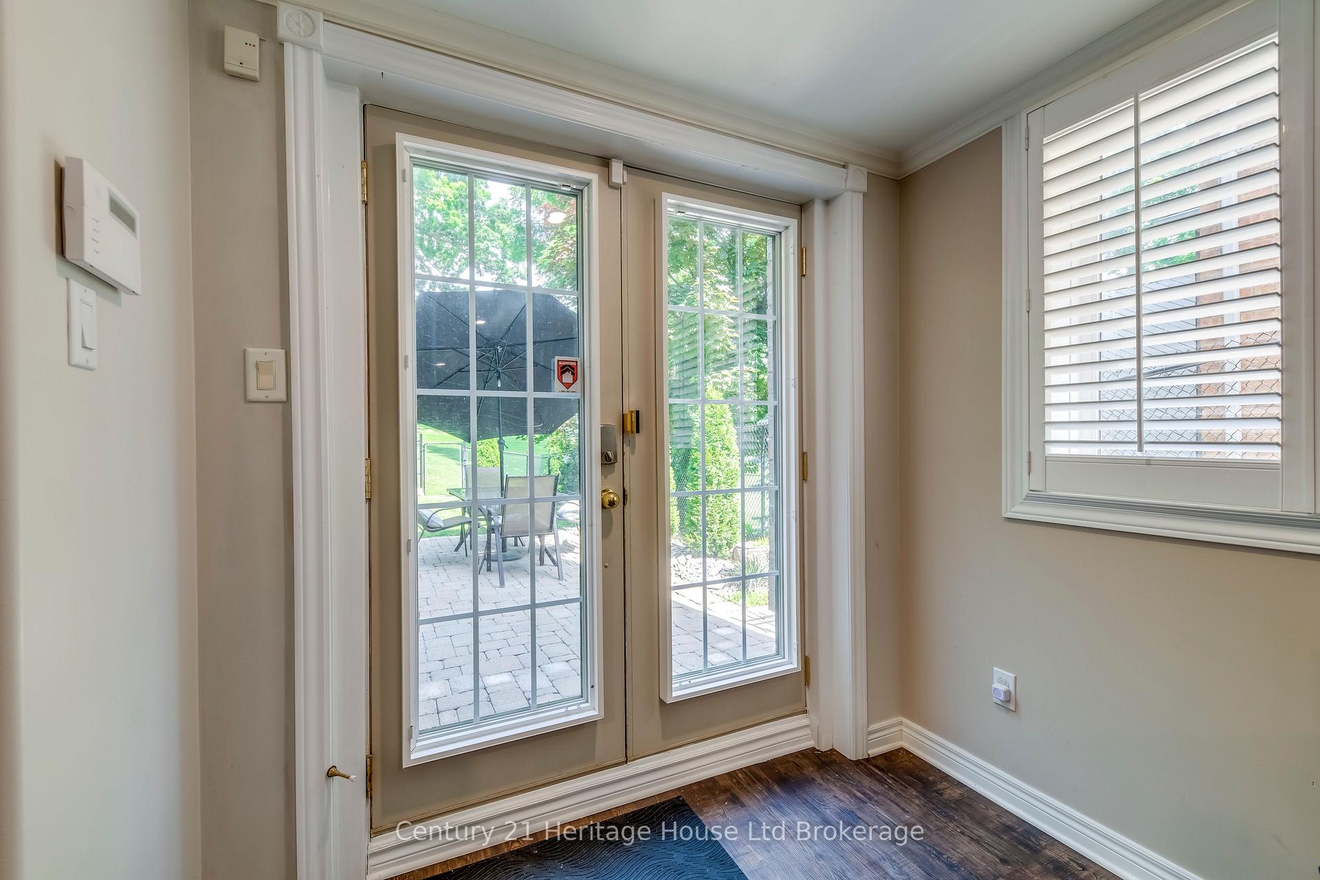 Photo 38 of 16 Sweetman Drive, Hamilton, Dundas — HOMEH