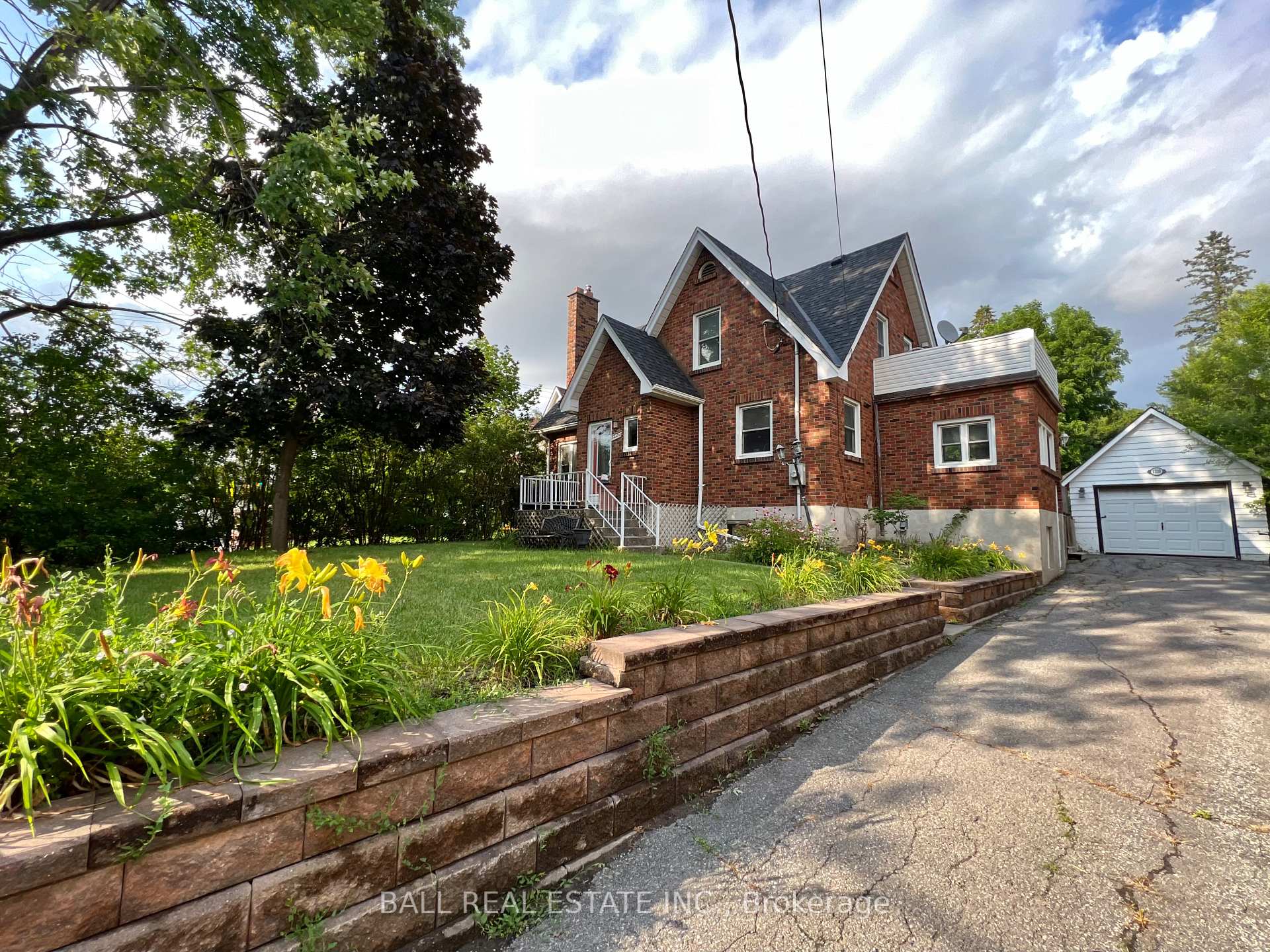 Front of 1220 Clonsilla Avenue
