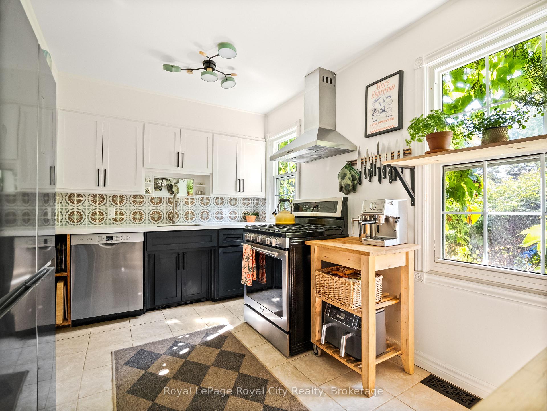 Photo 12 of 32 Merritt Boulevard, Guelph, Junction/Onward Willow — HOMEH