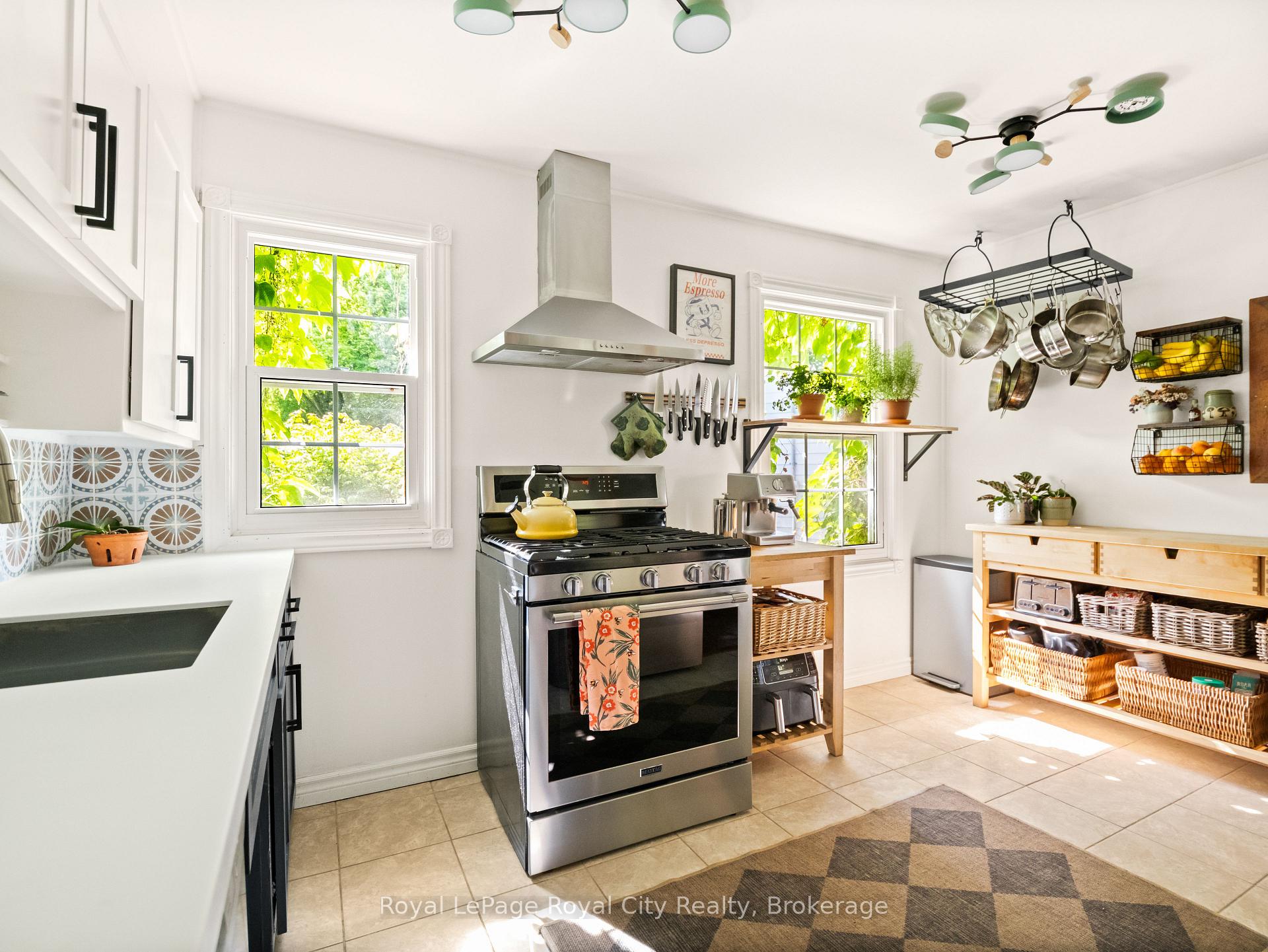 Photo 13 of 32 Merritt Boulevard, Guelph, Junction/Onward Willow — HOMEH