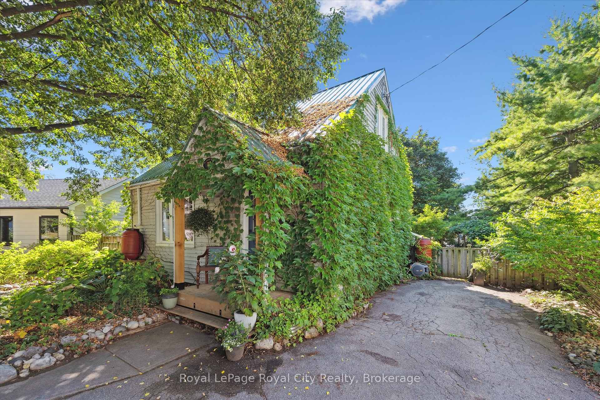 Photo 34 of 32 Merritt Boulevard, Guelph, Junction/Onward Willow — HOMEH