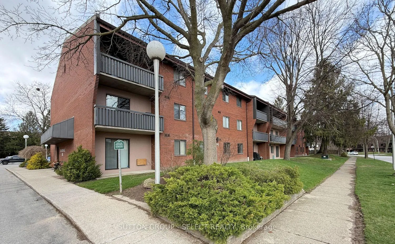 Photo 2 of Unit 309, 202 Campus Parkway, Chatham-Kent, Chatham — HOMEH
