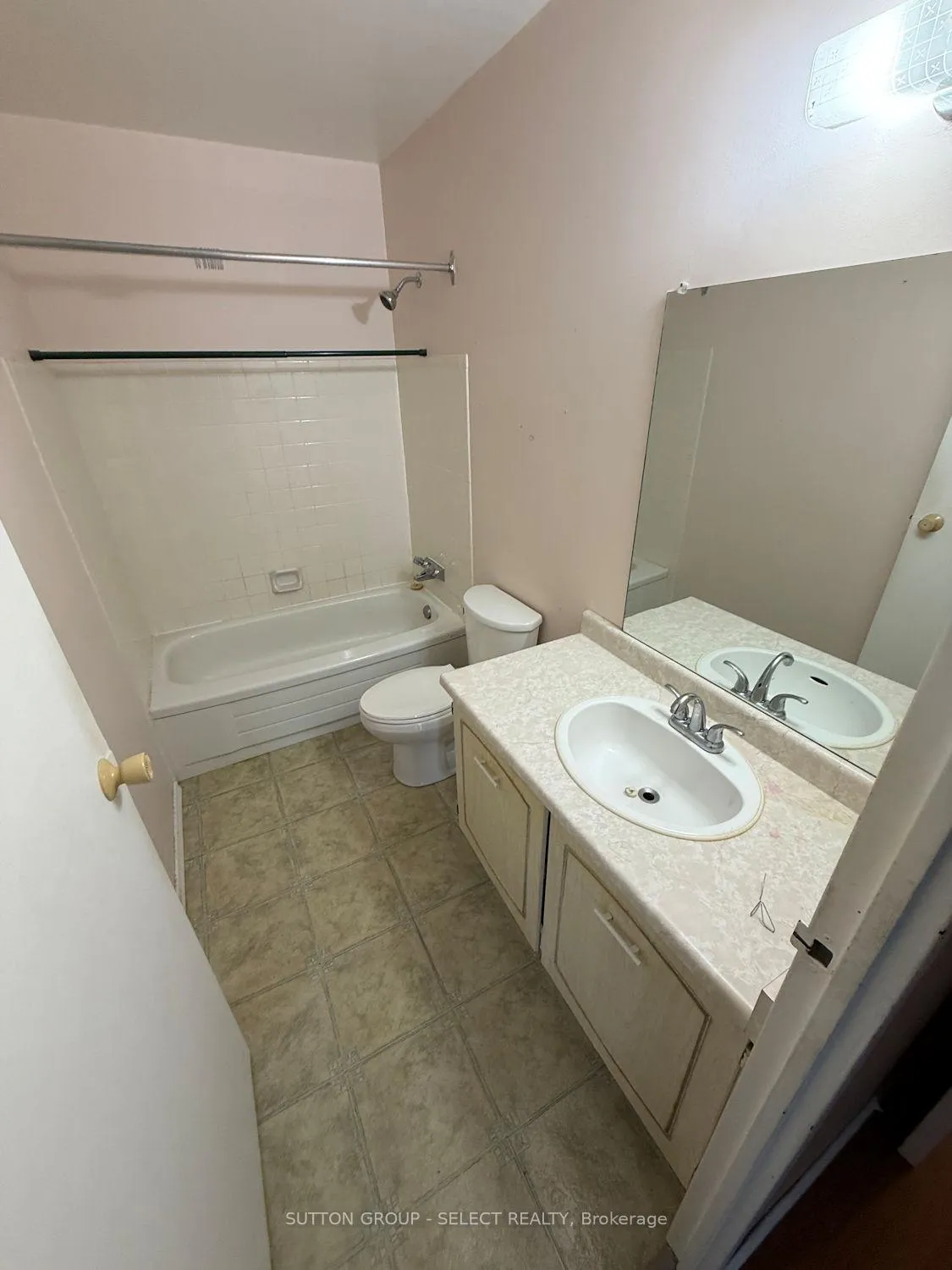 Photo 24 of Unit 309, 202 Campus Parkway, Chatham-Kent, Chatham — HOMEH