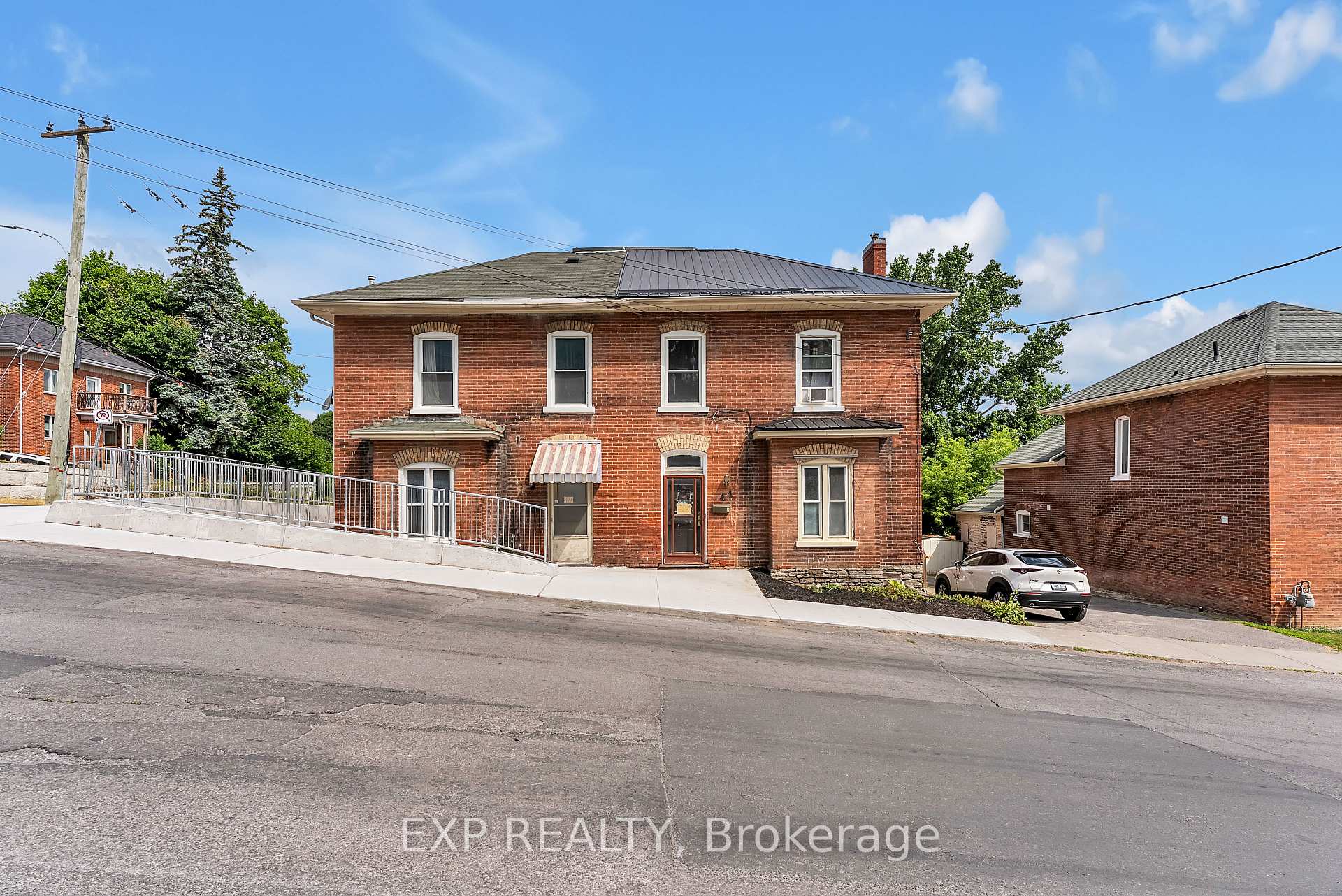 Photo 2 of 44 Catharine Street, Belleville, Belleville Ward — HOMEH