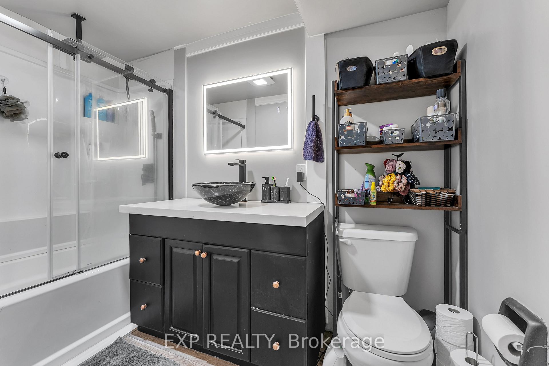 Photo 23 of 44 Catharine Street, Belleville, Belleville Ward — HOMEH