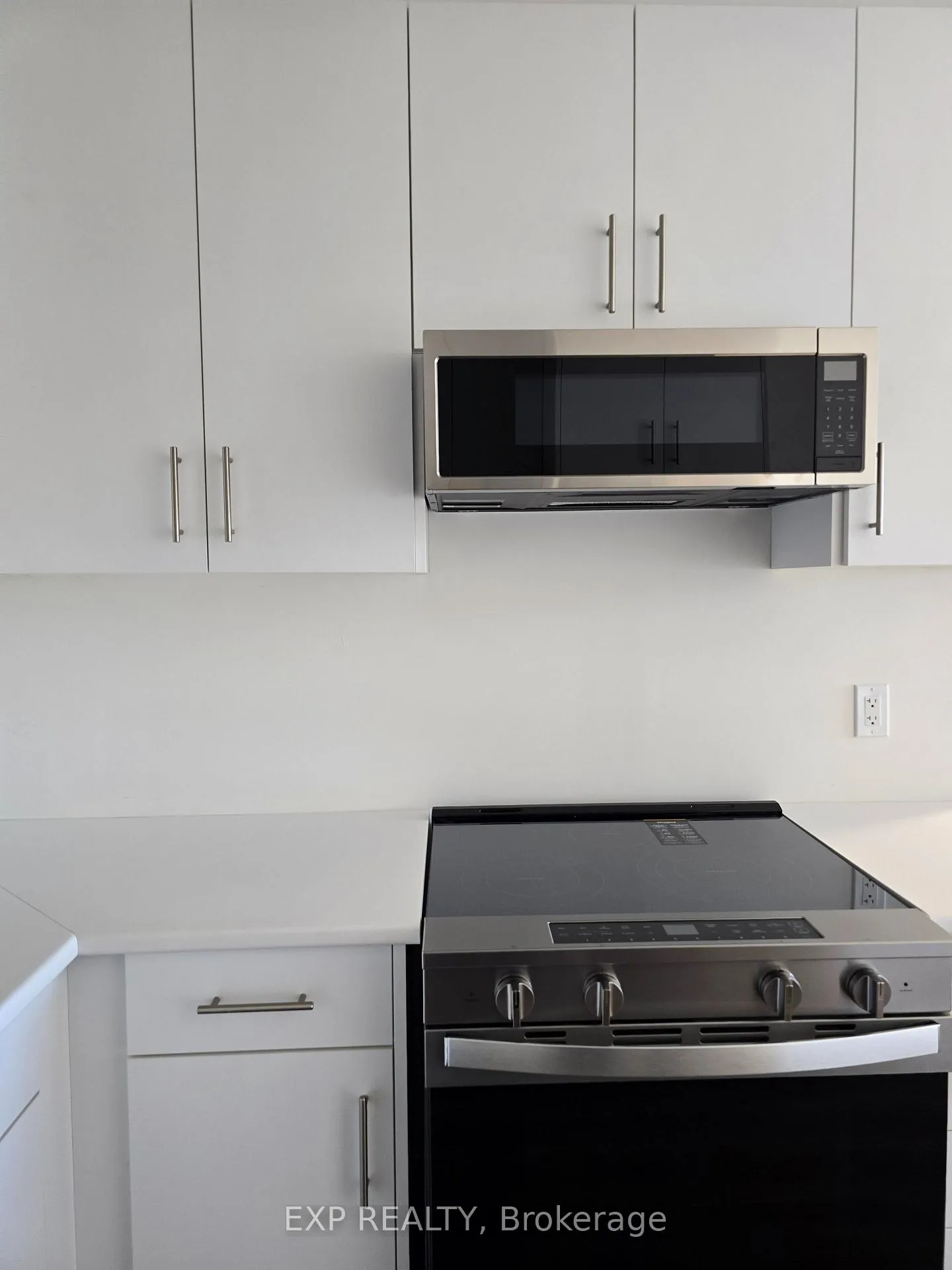 Photo 14 of 114 Everett Common, St. Catharines, Oakdale — HOMEH