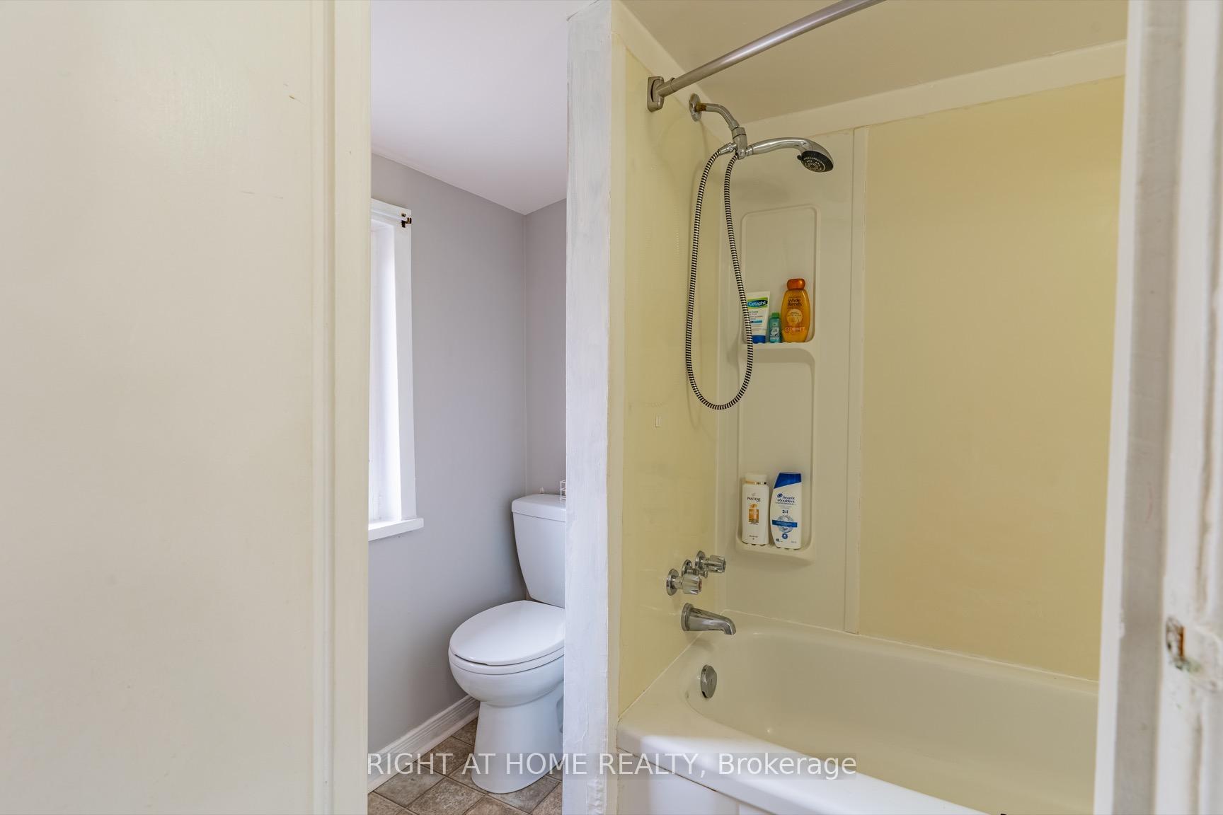 Photo 9 of 487 Cannon Street E, Hamilton, Gibson — HOMEH